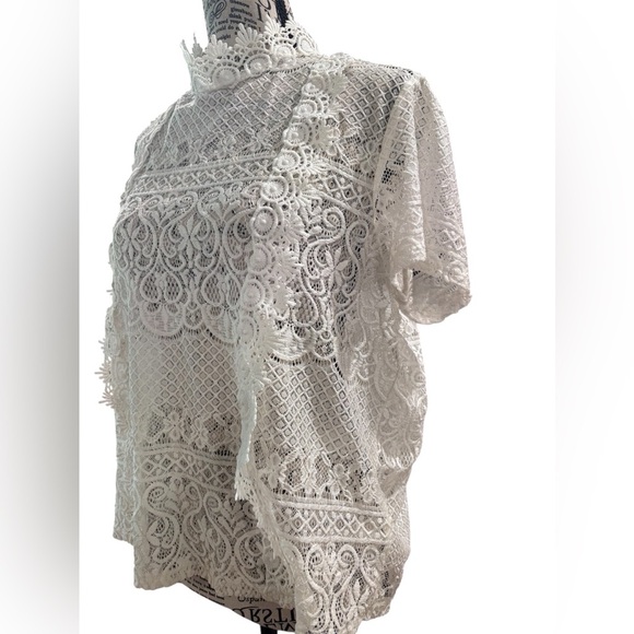 Charlotte Russe White Lace Short Sleeve Blouse, 1X - Picture 2 of 5